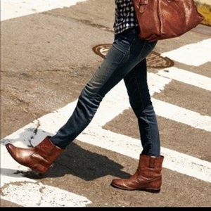 Frye Anna short brown leather flat boots 7